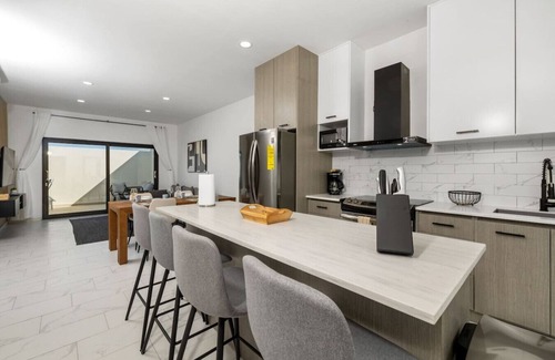 Ponton Condo | Cozy & Charming 2BR Oasis at Ponton Paradise by Bocobay