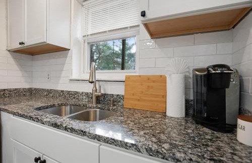 Takoma Park Apartment | Cozy Charming Unit In Takoma Park