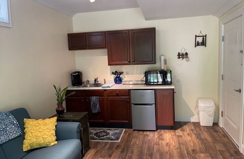 Saratoga Springs Apartment | Cozy charming one bedroom suite