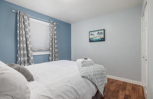 Sand Lake Apartment | Cozy City Stay, 3bdrm near Airport