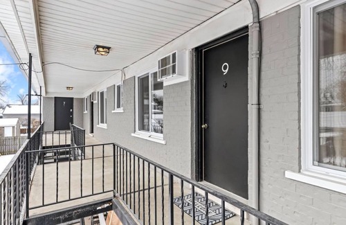 Mount Clemens Apartment | Cozy & Clean 2nd Floor Apt. - King Bed | Workspace