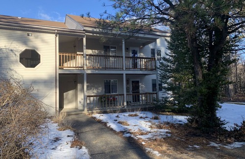 Center Conway Condo | Cozy Clean 2nd Floor Condo in Conway!