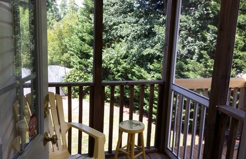Fuquay-Varina House | Cozy, clean comfortable and close to all things North Carolina