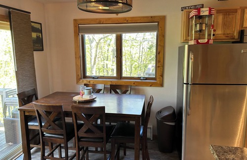 Wakefield Condo | Cozy, Clean, & Quiet 2B/2B Ski In/Ski Out Condo w/Hot Tub!