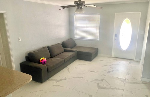 St. Petersburg - Clearwater House | Cozy Closet Room with AC, WiFi in fabulous St. Petersburg