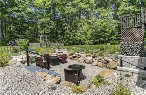 South Berwick Apartment | Cozy, coastal apartment- 5 mi to Ogunquit beach!