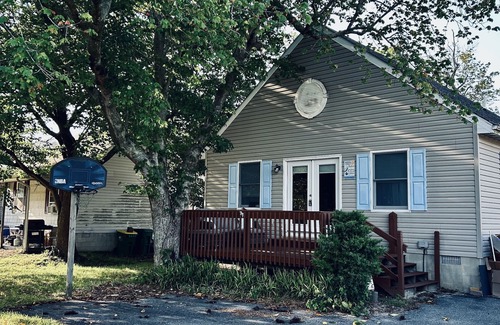 Cedar Neck Cottage | Cozy Coastal Cottage at Bethany will be your yearly tradition!