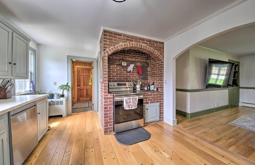 Bucksport House | Cozy Colonial Home w/Bay Access & Water View