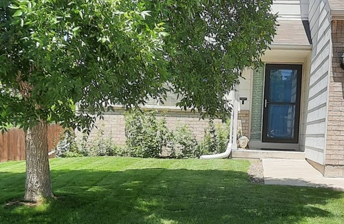Henderson House | Cozy Colorado home with Serene views meant for pure relaxation!