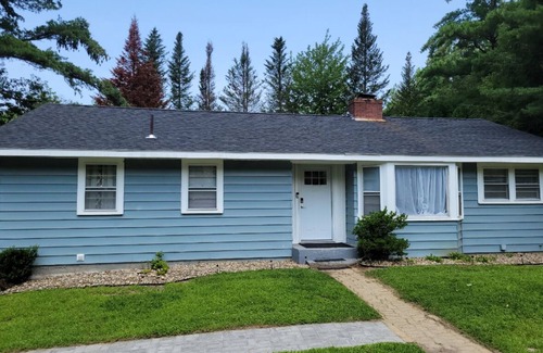 Meredith House | Cozy & Comfortable: Family-Friendly Retreat in Meredith