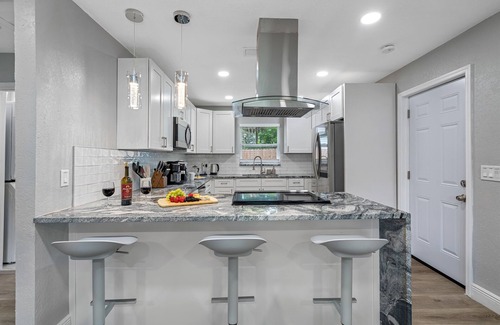 Sulphur Springs Apartment | Cozy & Completely Remodeled 2 Bedroom Apartment