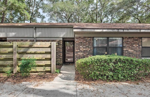 Gainesville Condo | Cozy Condo ~ 5 Mi to University of Florida!