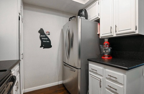 Willow Glen Condo | Cozy condo near downtown Campbell - like a birdhouse!