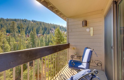 Big Sky Apartment | Cozy Condo with Balcony - Near Big Sky Resort!