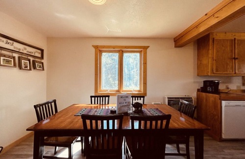 Last Chance House | Cozy & Convenient | Excellent Fishing Location - Wild West Layover