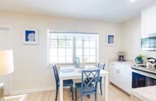 East Fort Lauderdale Apartment | Cozy Coral is a cozy coastal retreat one block from the beach.