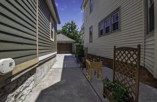 Front Park Apartment | Cozy Corner on Columbus - modern & close to all!