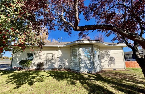 Baker City House | Cozy Cottage! 3 Brdm, Anthony Lakes 10% off!
