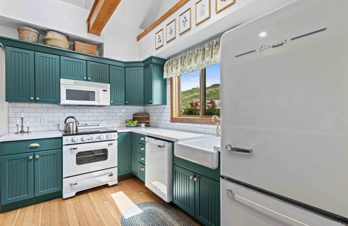 Downtown Park City House | Cozy Cottage by InvitedHome | Downtown, Wood Fireplace, Hot Tub, Walk to Ski