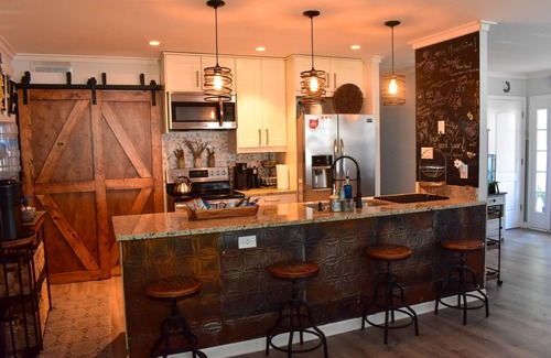North Beach House | Cozy Cottage By The Beach-Pet Friendly