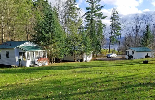 Barton Cottage | Cozy Cottage, Dog Friendly, Close to beach, Natural Wood, Waterfall on site
