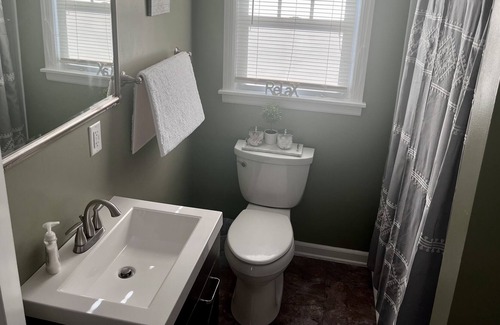 Carmi House | Cozy Cottage In Carmi - sleeps 7