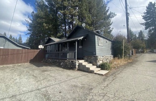 Portola House | Cozy Cottage in Historic Portola CA