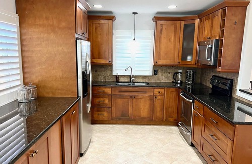 College Park House | Cozy cottage in the heart of College Park Orlando. Close to DT and theme parks!