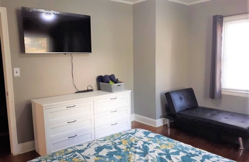 Villa Heights Cottage | Cozy cottage in the perfect location!