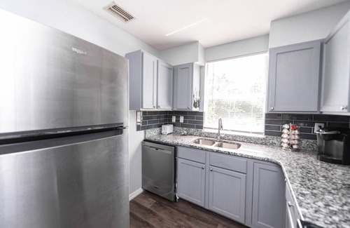 Titusville House | Cozy Cottage just minutes from Kennedy Space Center and Beaches