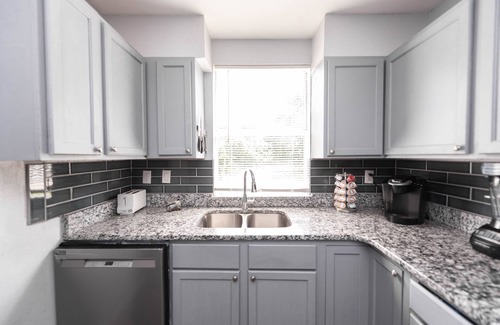 Titusville House | Cozy Cottage just minutes from Kennedy Space Center and Beaches