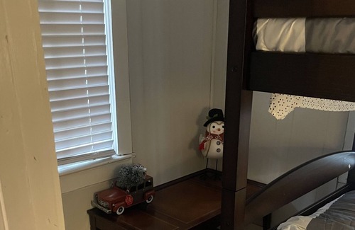 Mobile Cottage | Cozy cottage minutes from downtown Mobile, Bel Air mall, Top Golf, and more.