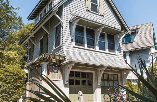 Bald Head Island House | Cozy cottage nestled in forest on BHI. Close to east beach and located in tranquil Sumners Crescent