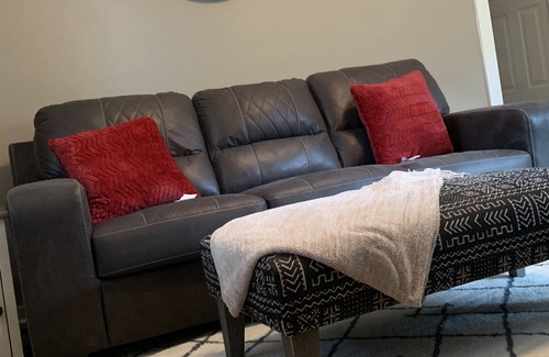 Hendersonville Cottage | Cozy Cottage~Newly Remodeled~ Minutes from Dowtown