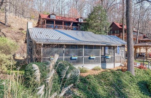 Chimney Rock Cottage | Cozy Cottage Next to Chimney Rock State Park & Lake Lure Beach