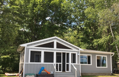 Interlochen Cottage | Cozy Cottage on a beautiful 2,000 acre lake.