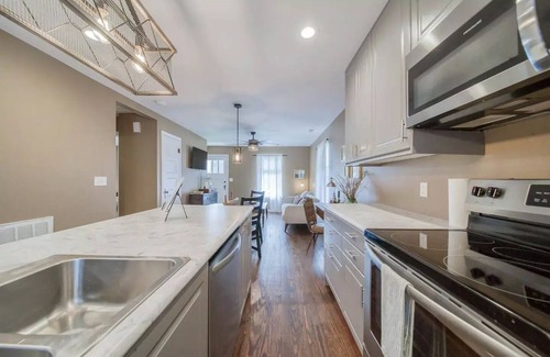 St. James Cottage | Cozy Cottage on Historic Route 66, minutes away from Wineries & Restaurants.