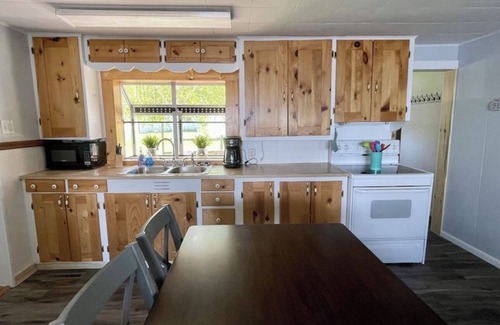 Manistique Cottage | Cozy Cottage on Indian Lake with Dock and A/C