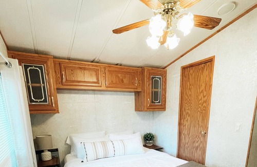South Casco House | Cozy cottage on the 9th fairway at Point Sebago
