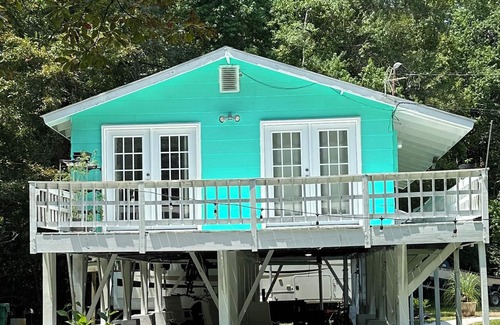 Gulfport House | Cozy cottage, scenic trails to river for kayak launch and peaceful fishing.