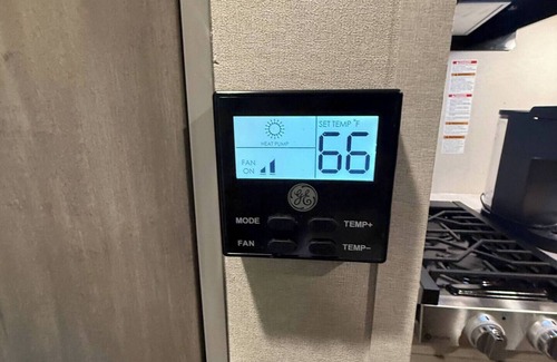 Southfield Cottage | Cozy Cottage SuperHost Long Term