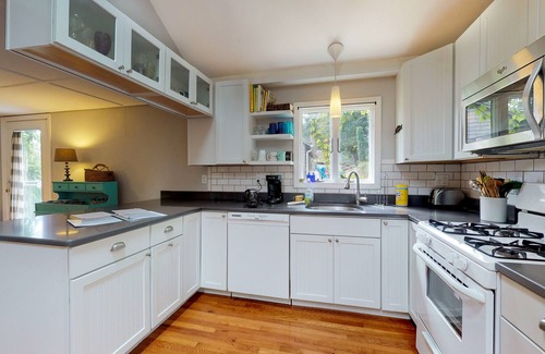 Woods Hole Cottage | Cozy cottage w/remodeled kitchen - less than a mile from Woods Hole Ferry