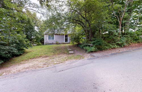 Woods Hole Cottage | Cozy cottage w/remodeled kitchen - less than a mile from Woods Hole Ferry