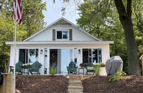 Long Lake House | Cozy Cottage with Breath taking Views!