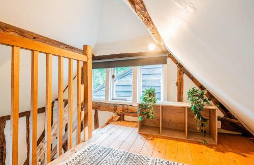 New Forest District House | Cozy Cottage with hot tub!