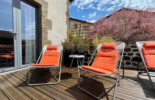 Polignac Cottage | Cozy Cottage with Sunny Terrace near UNESCO Heritage and Hiking Trails