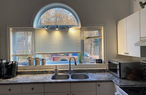 North Dundas House | Cozy Country Bungalow