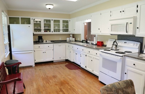 Culleoka Cottage | Cozy Country Cottage