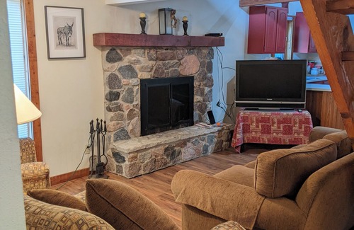New Carlisle House | Cozy Country Escape - Convenient to New Buffalo, Notre Dame & Amazon data center