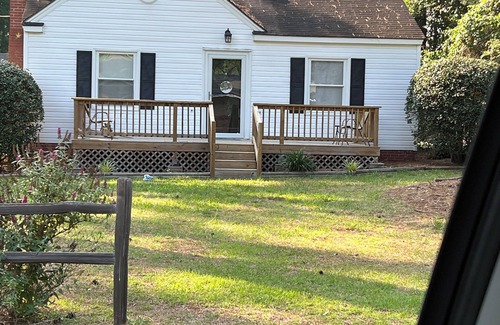Rocky Mount House | Cozy country haven.